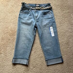 Levi’s Light Blue Mid Rise 515 Cuffed Capris Belted Women Size 4 NEW